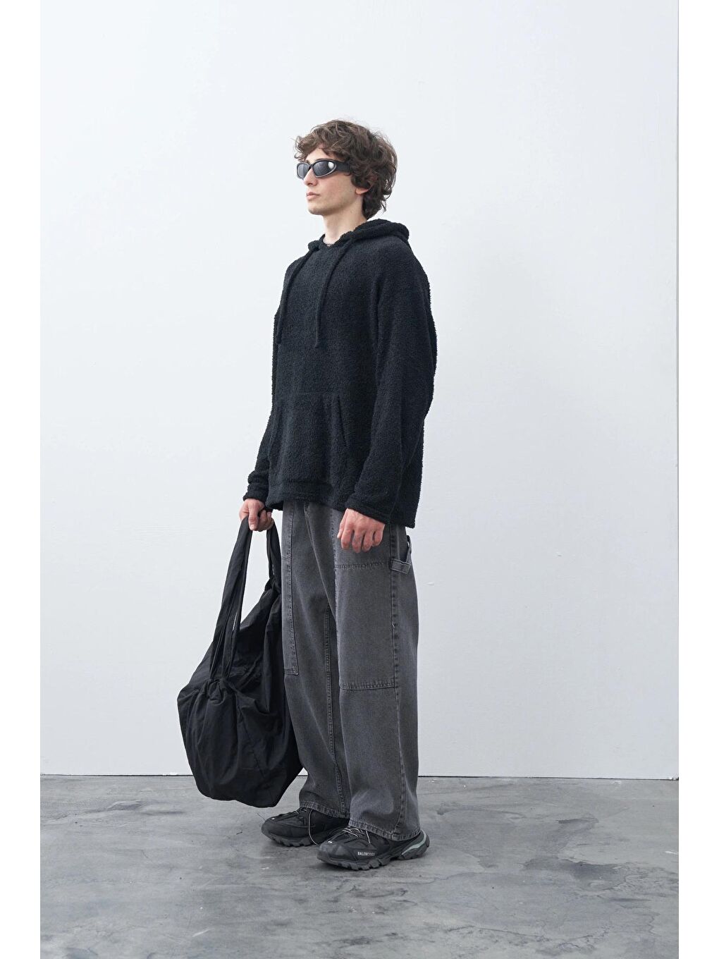Siyah Kapüşonlu Oversize Hoodie-1