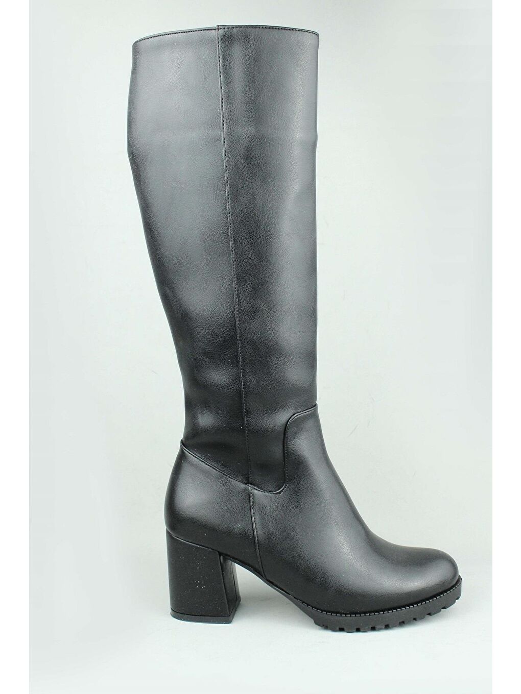 Siyah Yandan Fermuarlı Topuklu Çizme