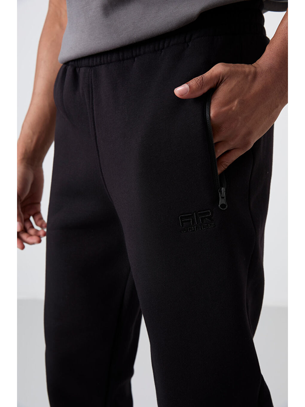 Cesar Siyah Fermuar Cepli Şardonlu Jogger  Erkek Jogger Eşofman Altı - 84929-6