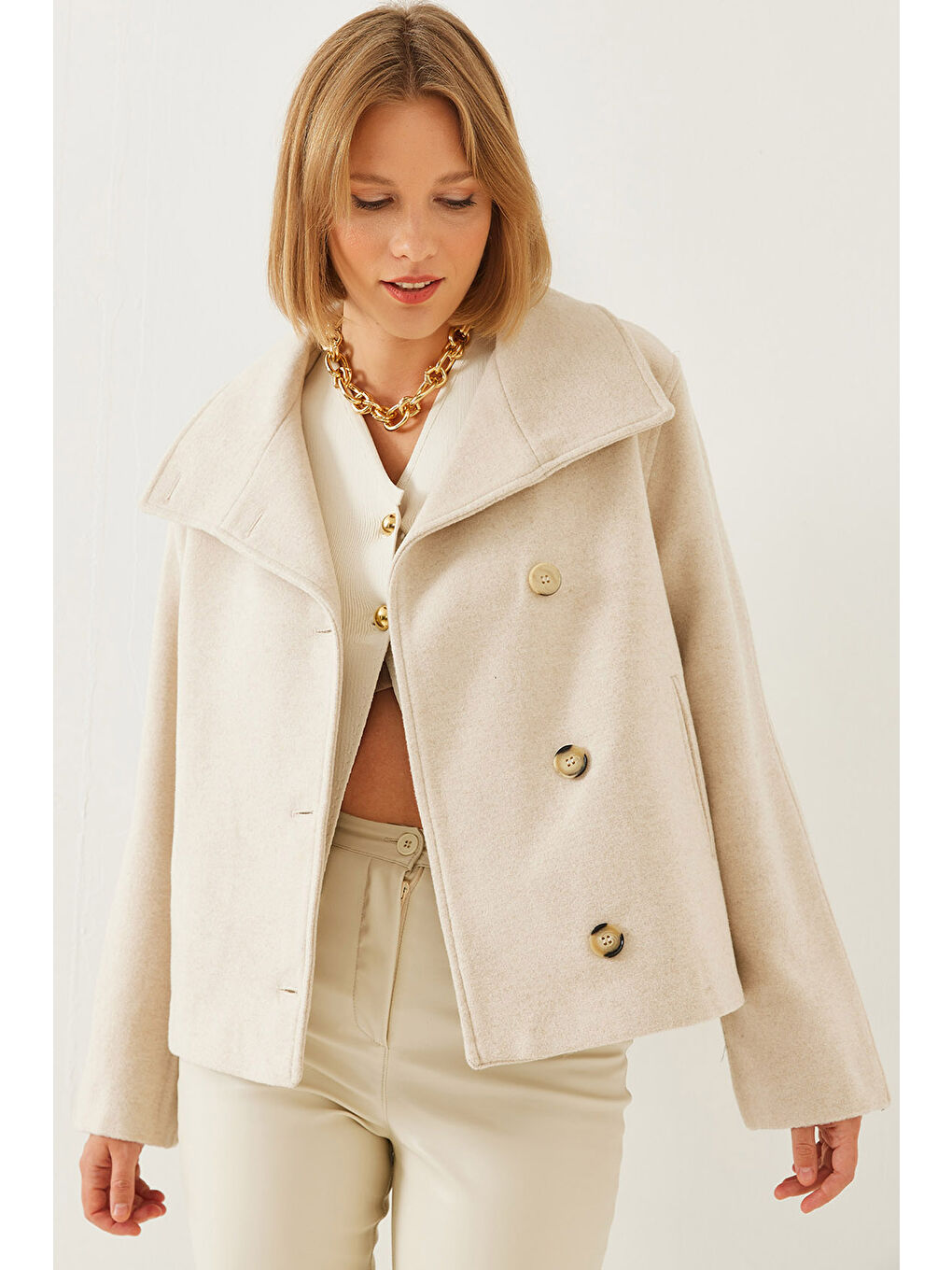 Bej Kadın Kruvaze Yaka Düğmeli Kaşe Ceket