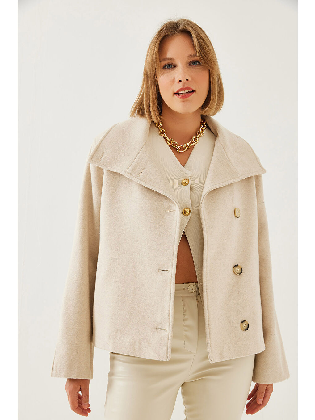 Bej Kadın Kruvaze Yaka Düğmeli Kaşe Ceket-1