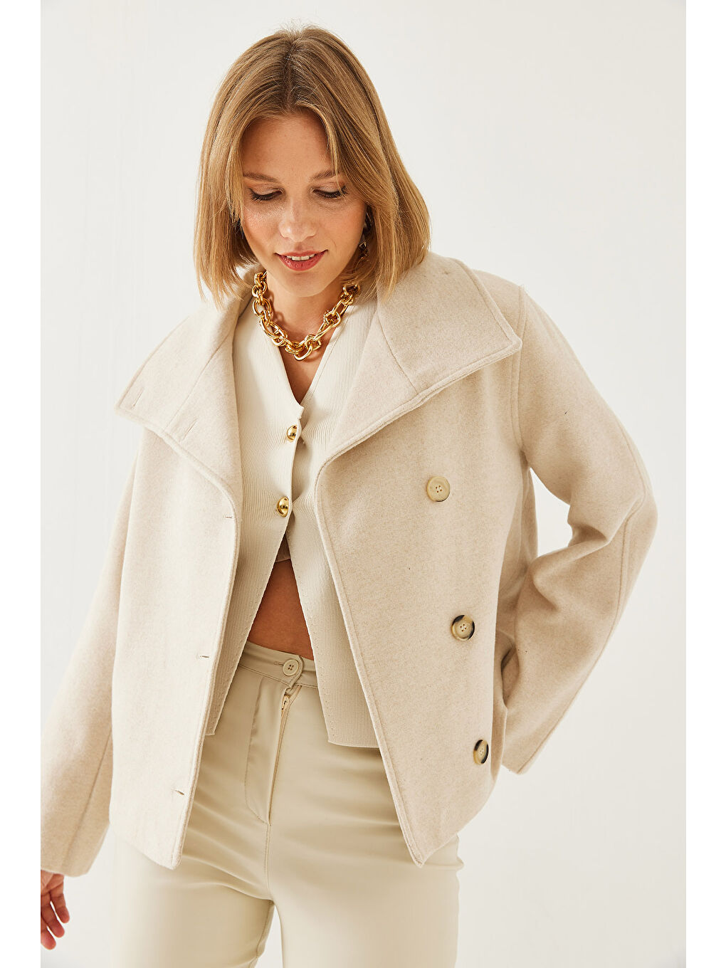 Bej Kadın Kruvaze Yaka Düğmeli Kaşe Ceket-2