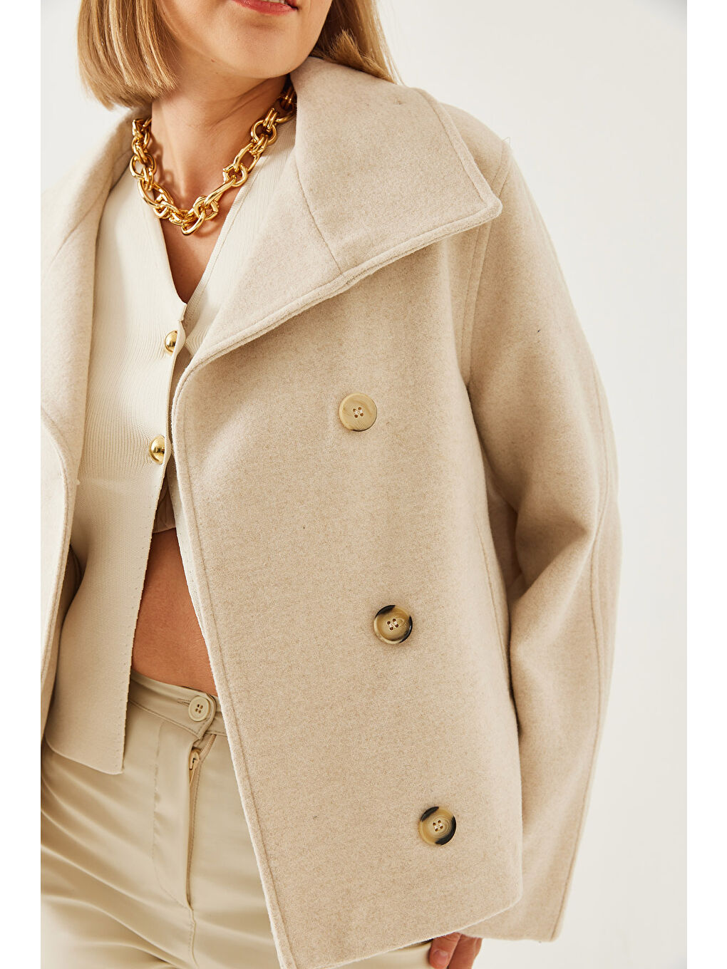 Bej Kadın Kruvaze Yaka Düğmeli Kaşe Ceket-4