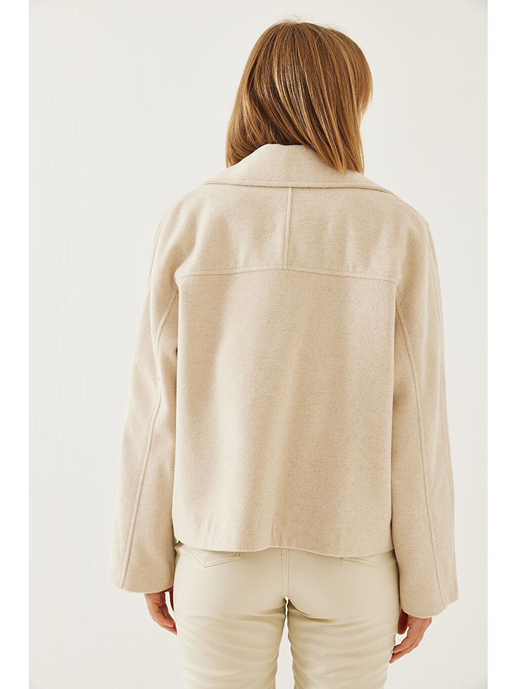 Bej Kadın Kruvaze Yaka Düğmeli Kaşe Ceket-5