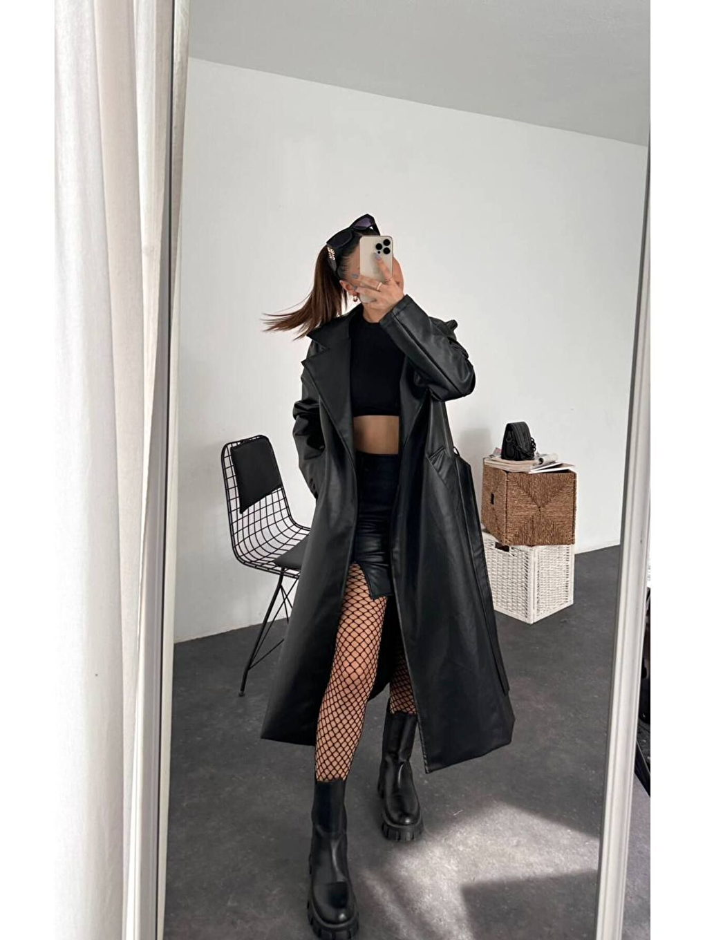 Siyah Kadın Kuşaklı Uzun Suni Deri Trençkot-4