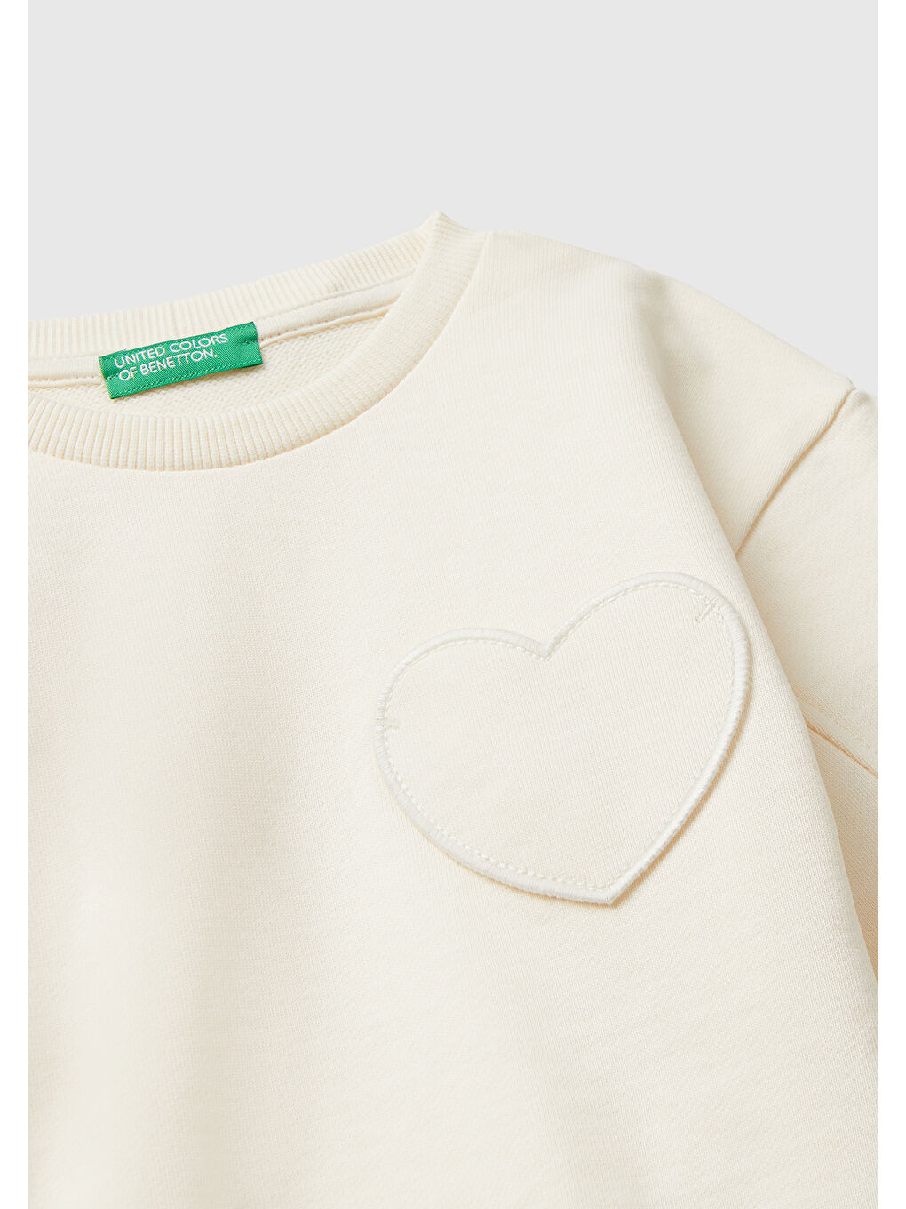 Kız Çocuk Ekru Dikiş Detaylı Kalpli Yama Cepli Regular Fit Sweatshirt-2