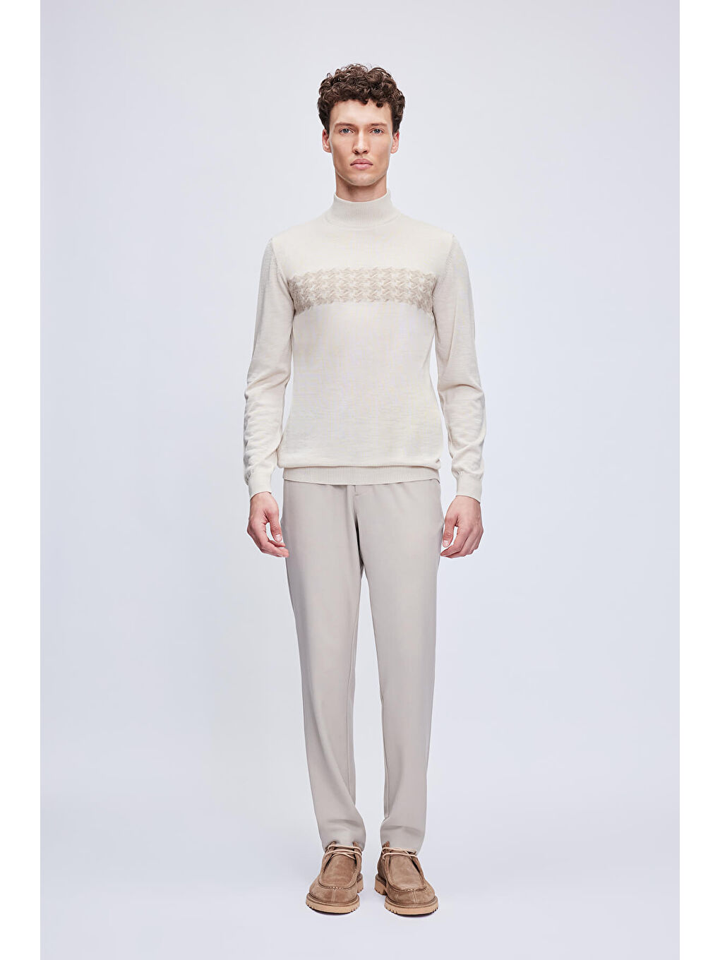 Bej Regular Fit Jakarlı Yarım Balıkçı Yaka Yünlü Triko Kazak-1