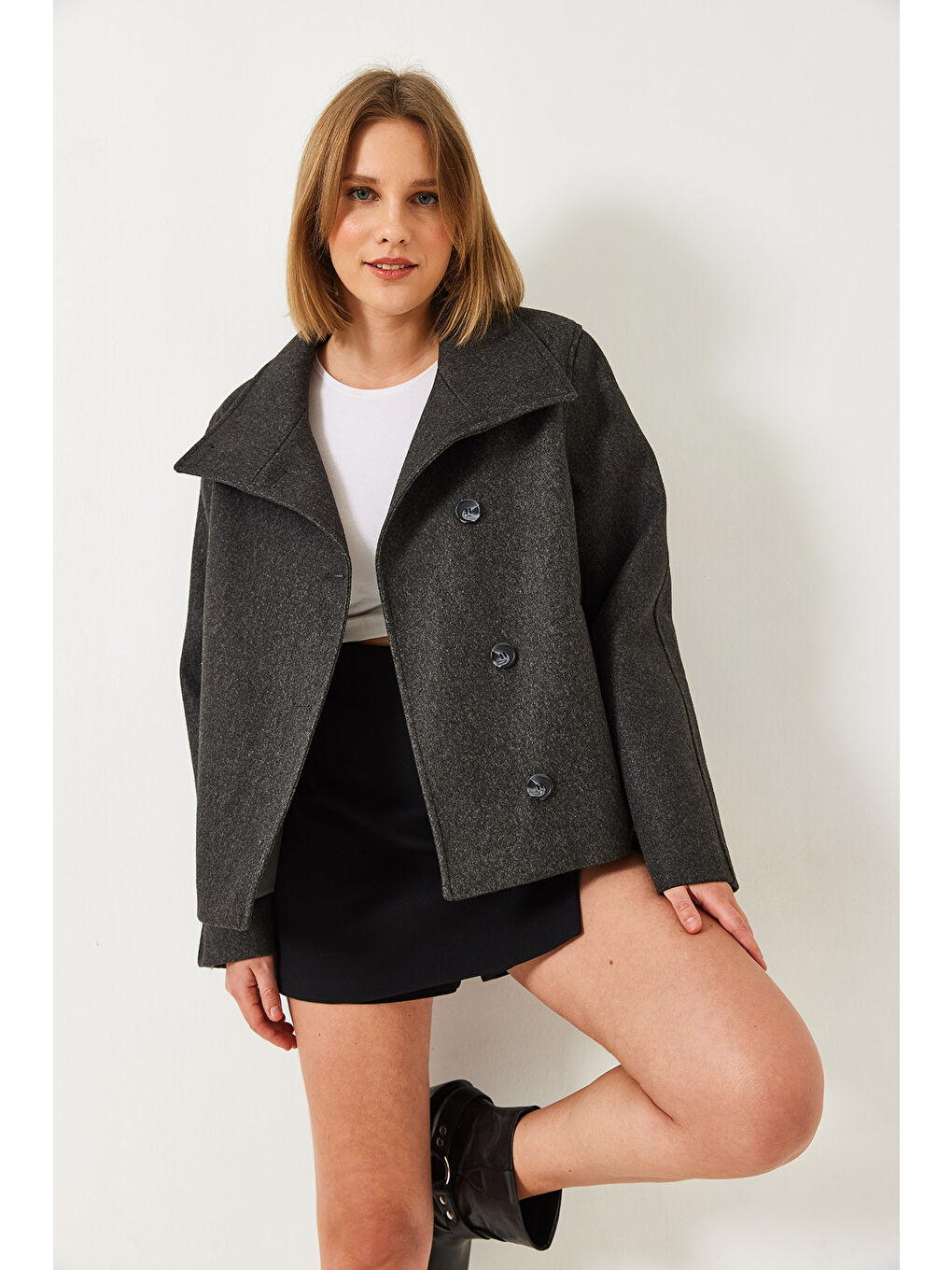 Antrasit Kadın Kruvaze Yaka Düğmeli Kaşe Ceket-3