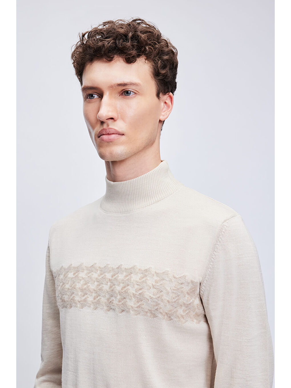 Bej Regular Fit Jakarlı Yarım Balıkçı Yaka Yünlü Triko Kazak-2