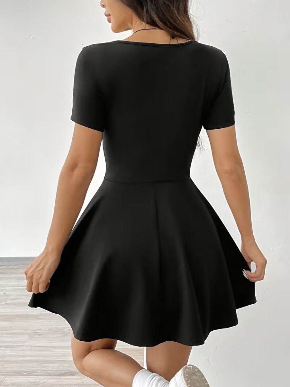 Siyah Kadın Kısa Kollu Kare Yakalı Cep Detaylı Dalgıç Elbise Tulum-3