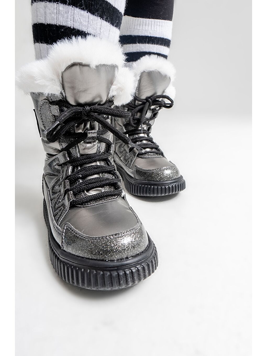 Gri Kız Çocuk Platin Simli Rugan Deri Suya Dayanıklı Günlük Bot-3