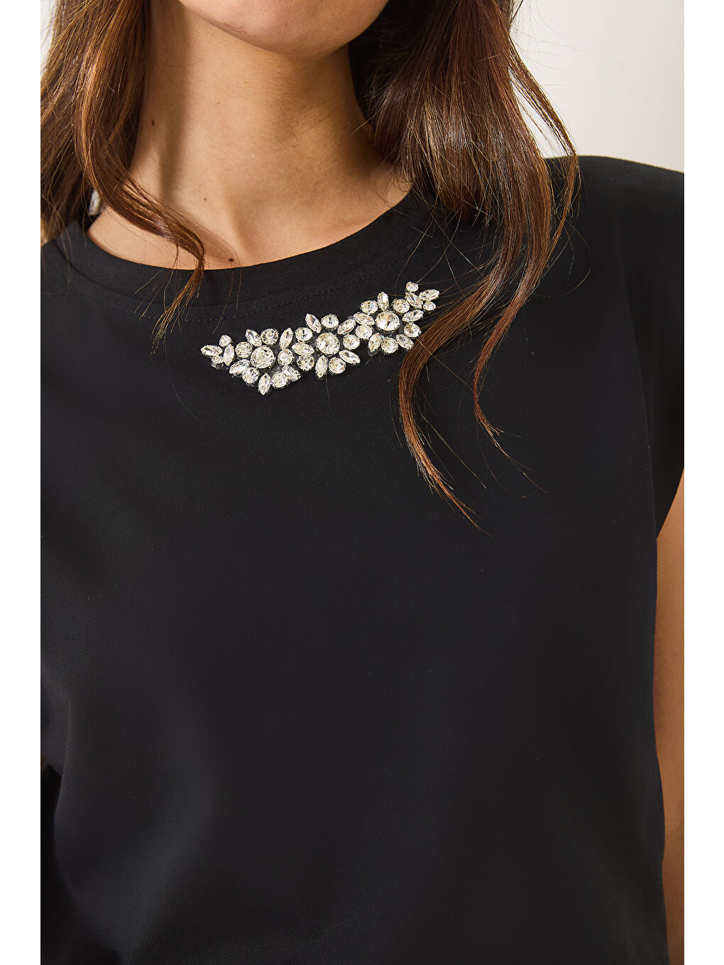 Siyah Kadın Taş Detaylı Vatkalı Kolsuz T-Shirt-5