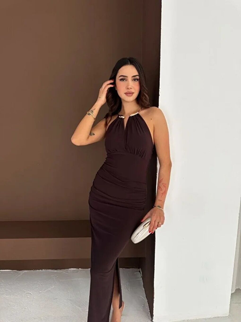 Uzun Abiye Elbise Yırtmaçlı Sırt Dekolteli Gece Elbisesi - Kahverengi-2