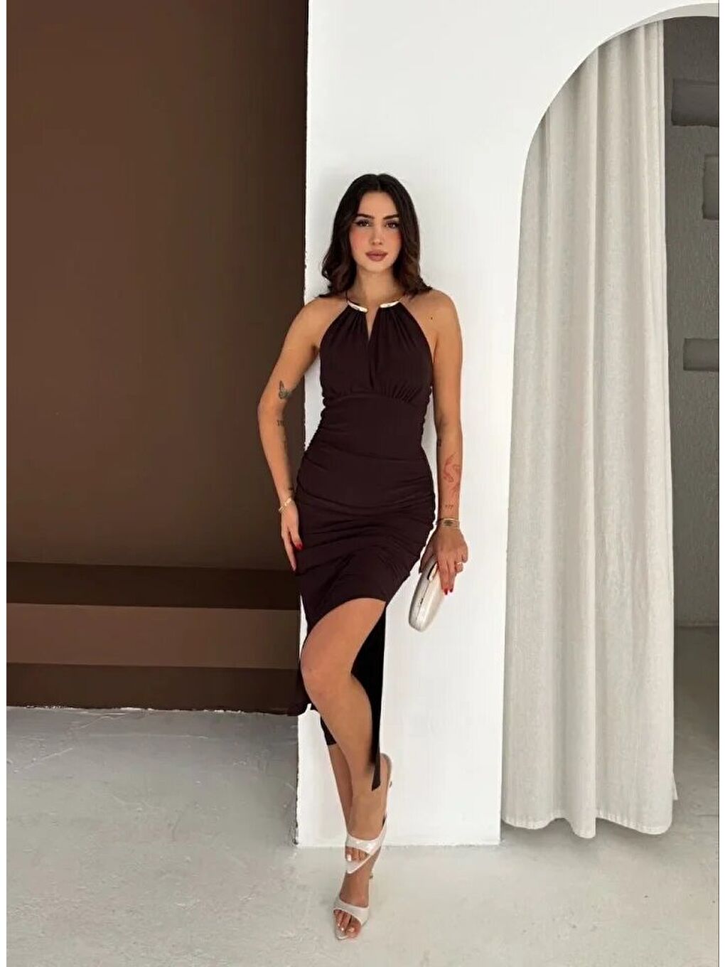 Uzun Abiye Elbise Yırtmaçlı Sırt Dekolteli Gece Elbisesi - Kahverengi-3