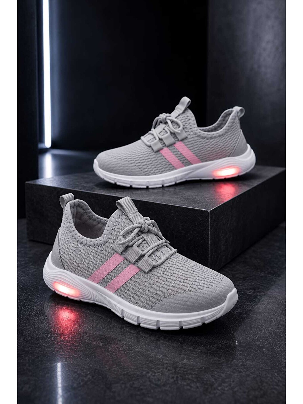 Gri Unisex Çocuk Işıklı Spor Ayakkabı Rahat Günlük Sneaker