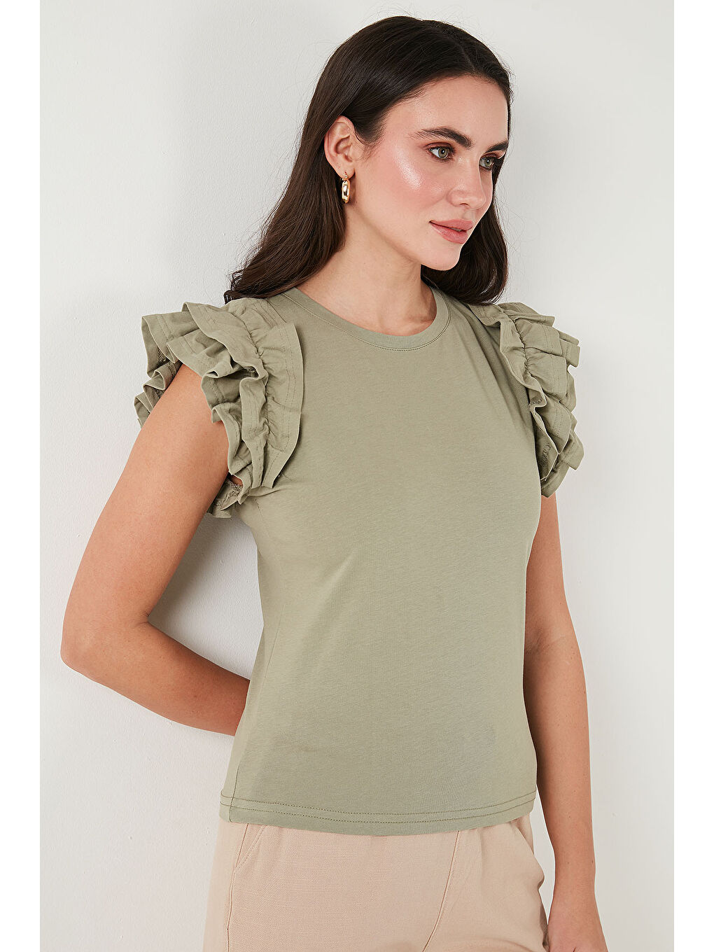 Yeşil Pamuklu Kolları Fırfırlı Slim Fit Bisiklet Yaka Kadın T Shirt 5864500-1