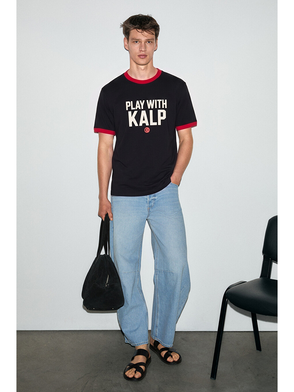 Tulgen Erkek %100 Organik Pamuklu Kontrast Yakalı Dünya Kupasına Özel Baskılı Siyah T-shirt-2