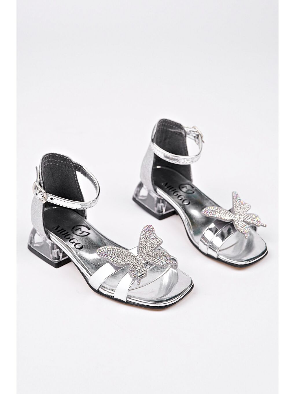 Gri LOLA Kelebek Detaylı Bilekten Bağlamalı Kız Çocuk Kısa Topuklu Ayakkabı-1