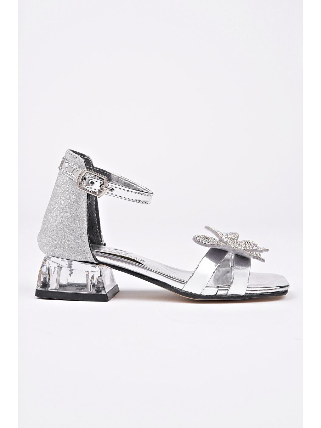 Gri LOLA Kelebek Detaylı Bilekten Bağlamalı Kız Çocuk Kısa Topuklu Ayakkabı-3