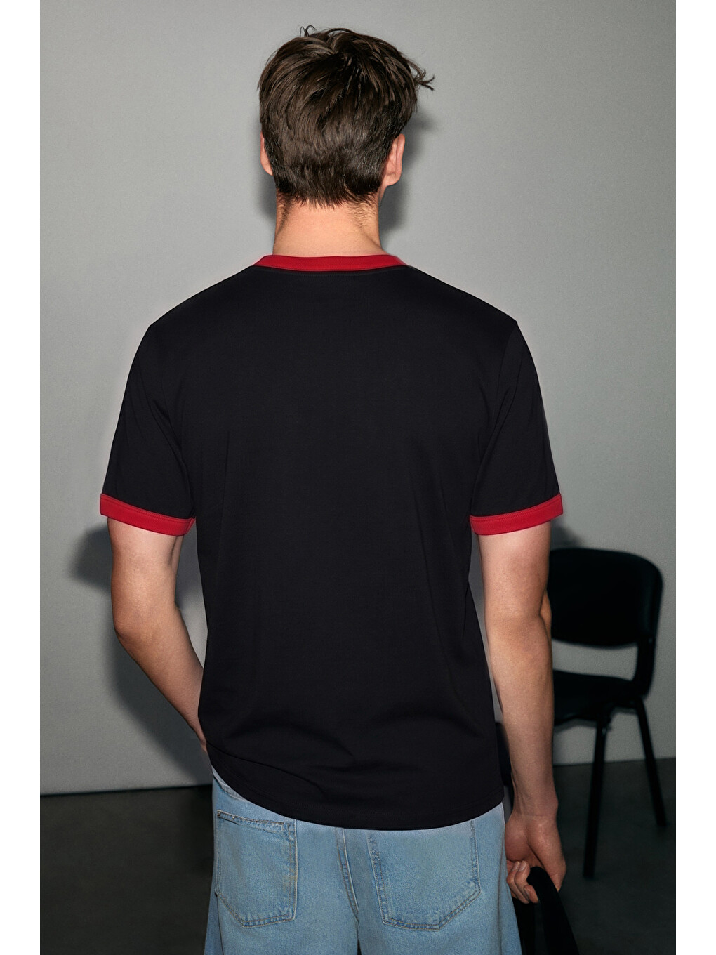 Tulgen Erkek %100 Organik Pamuklu Kontrast Yakalı Dünya Kupasına Özel Baskılı Siyah T-shirt-3