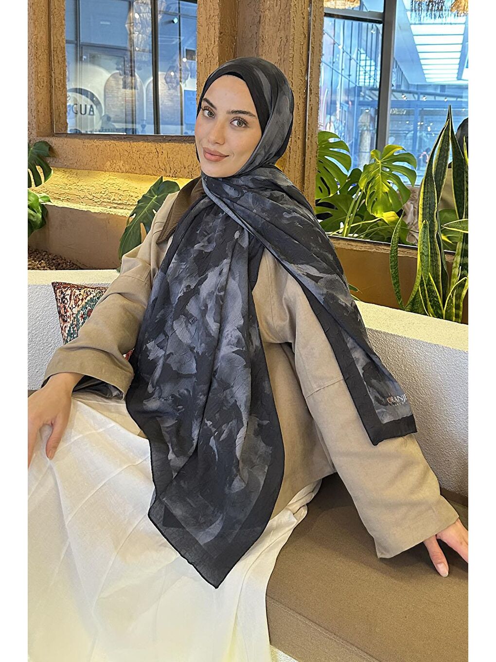 Gül Desen Bambu Şal Siyah