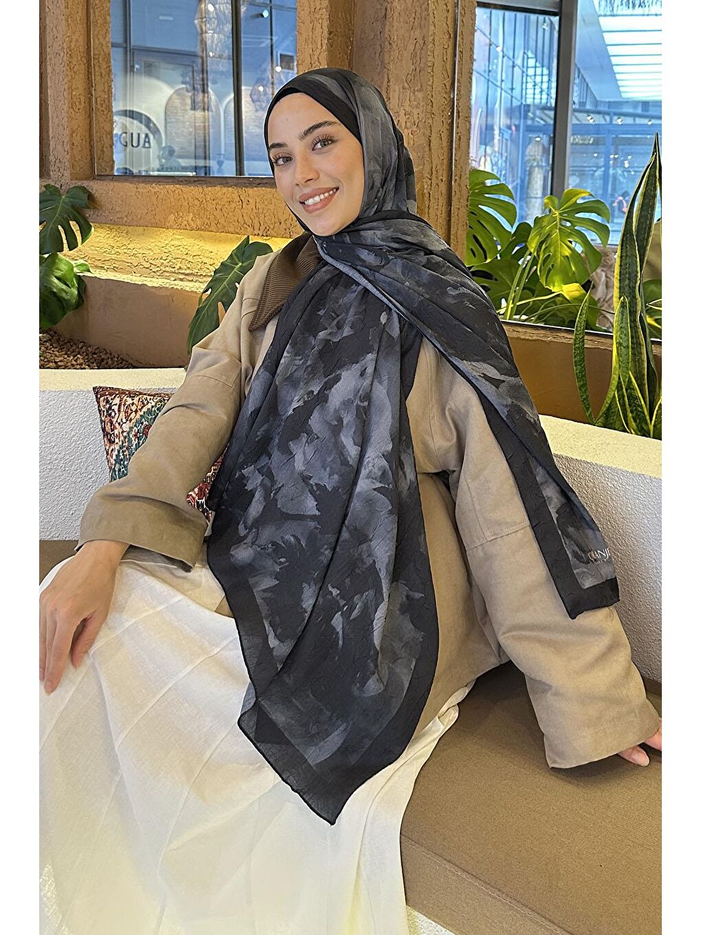 Gül Desen Bambu Şal Siyah-1