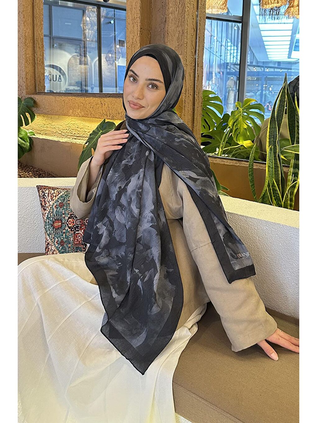 Gül Desen Bambu Şal Siyah-2