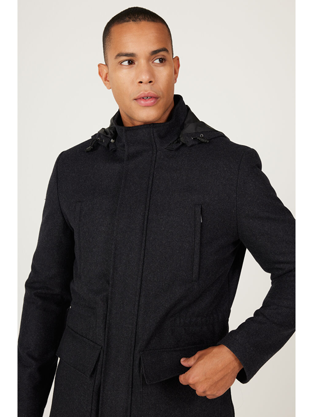 Erkek Antrasit Standart Fit Normal Kesim Çıkma Kapüşonlu Yünlü Kaban-4