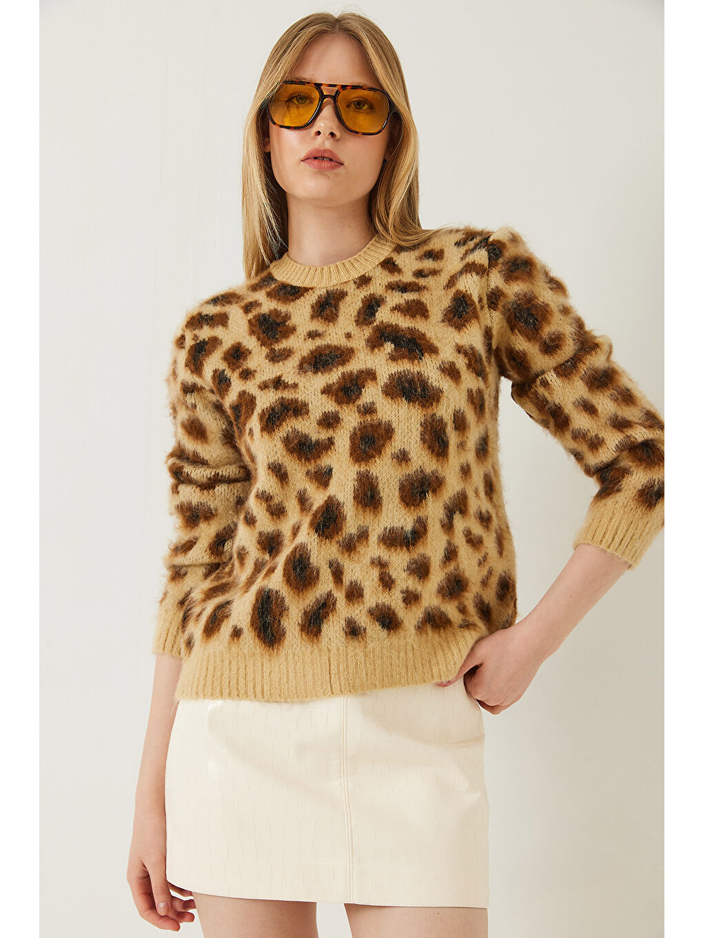 Sarı Kadın Şardonlu Leopar Desenli Triko Kazak-1