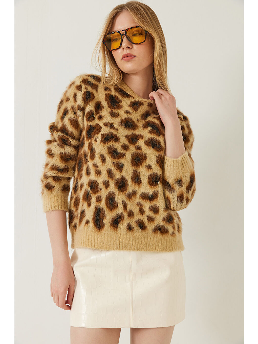 Sarı Kadın Şardonlu Leopar Desenli Triko Kazak-2