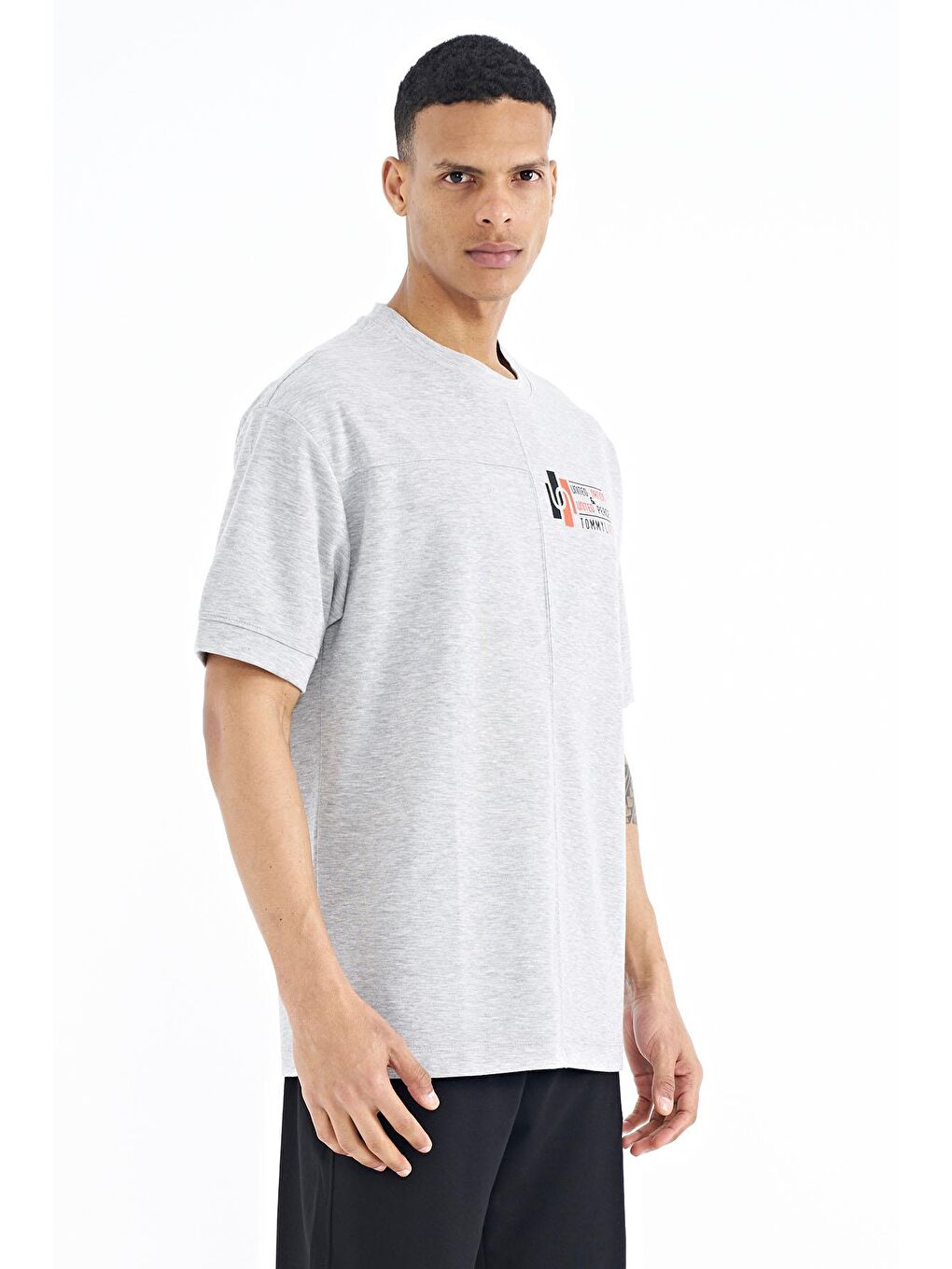 Gri Melanj Yazı Baskı Detaylı O Yaka Oversize Erkek Tişört - 88197-3