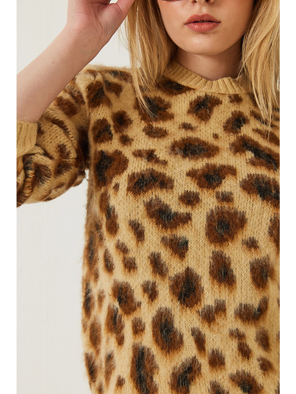 Sarı Kadın Şardonlu Leopar Desenli Triko Kazak-5