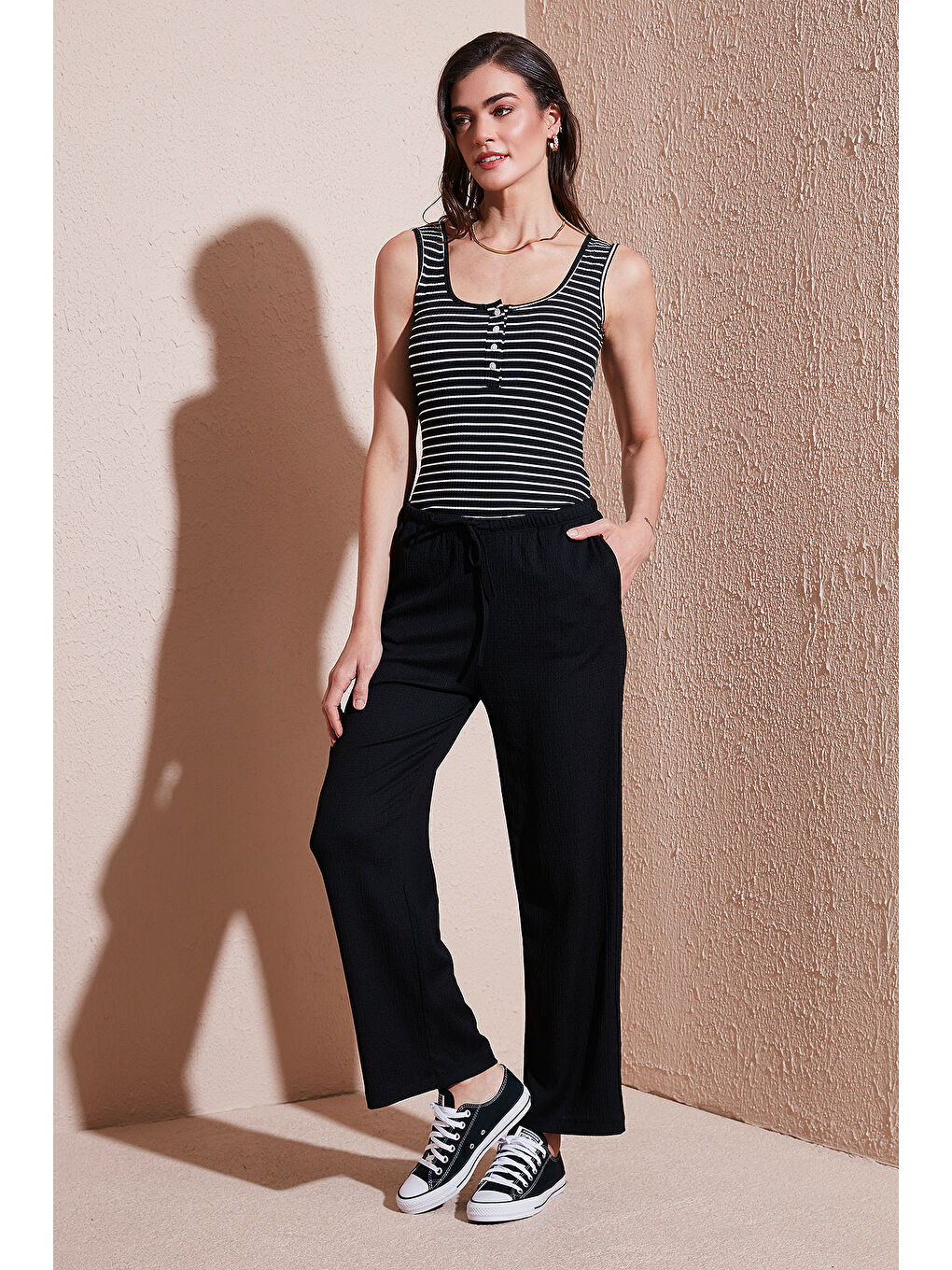 Siyah Regular Fit Normal Bel Geniş Paça Pantolon 5866117