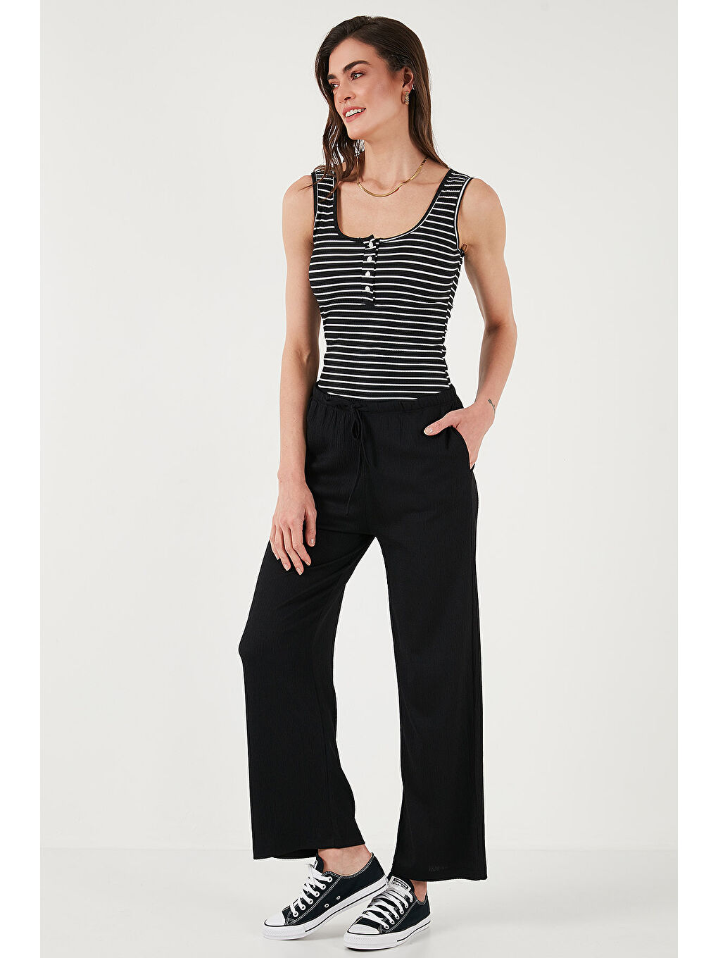 Siyah Regular Fit Normal Bel Geniş Paça Pantolon 5866117-1