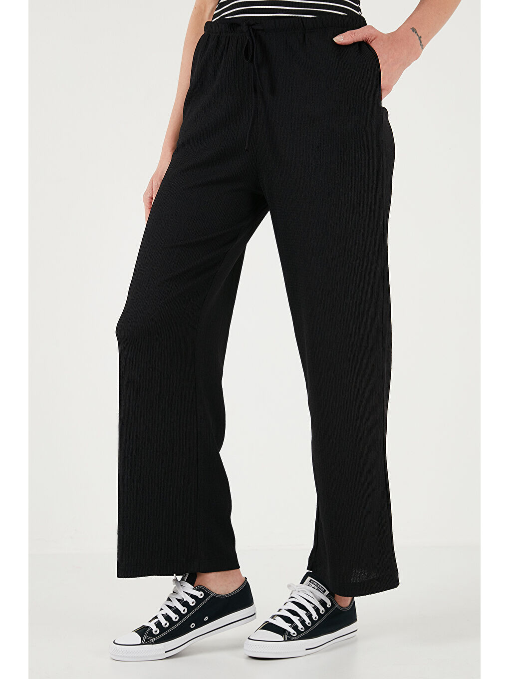 Siyah Regular Fit Normal Bel Geniş Paça Pantolon 5866117-4