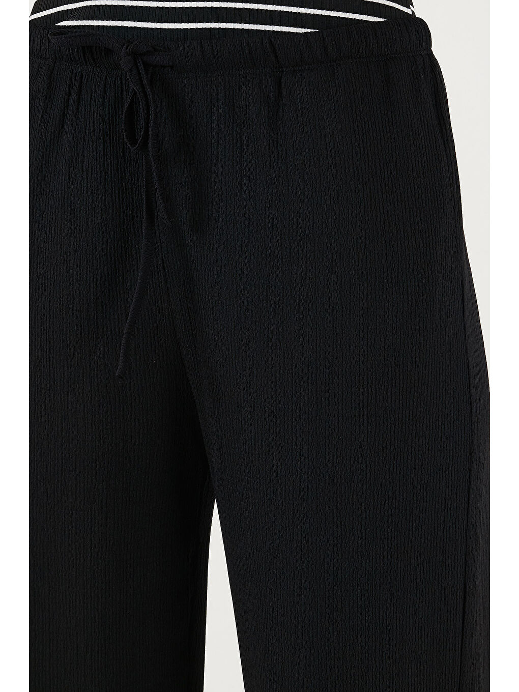 Siyah Regular Fit Normal Bel Geniş Paça Pantolon 5866117-5