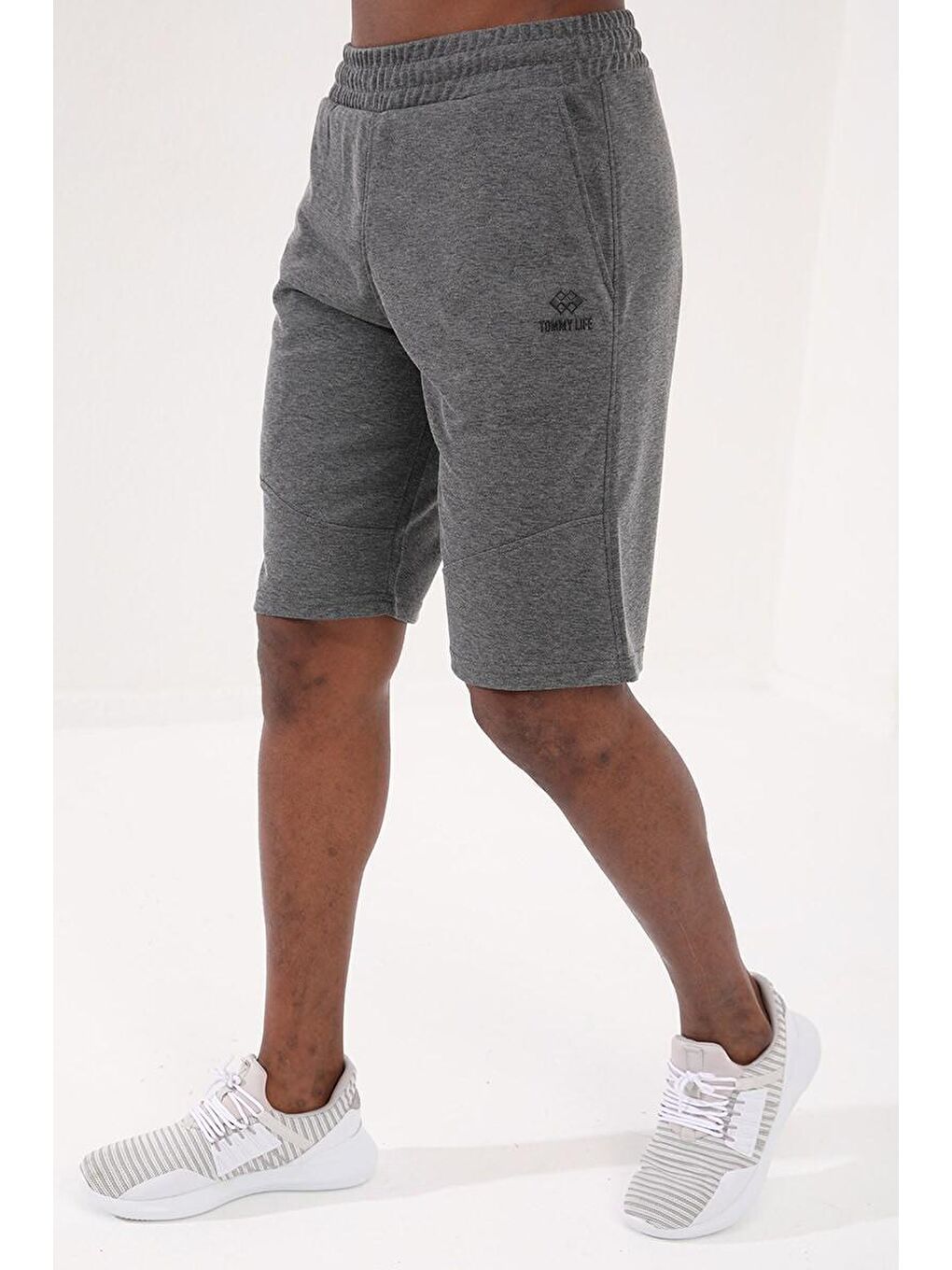 Gri Melanj Yazı Baskılı Fermuar Cepli Bağcıklı Standart Kalıp Erkek Şort - 81205-2