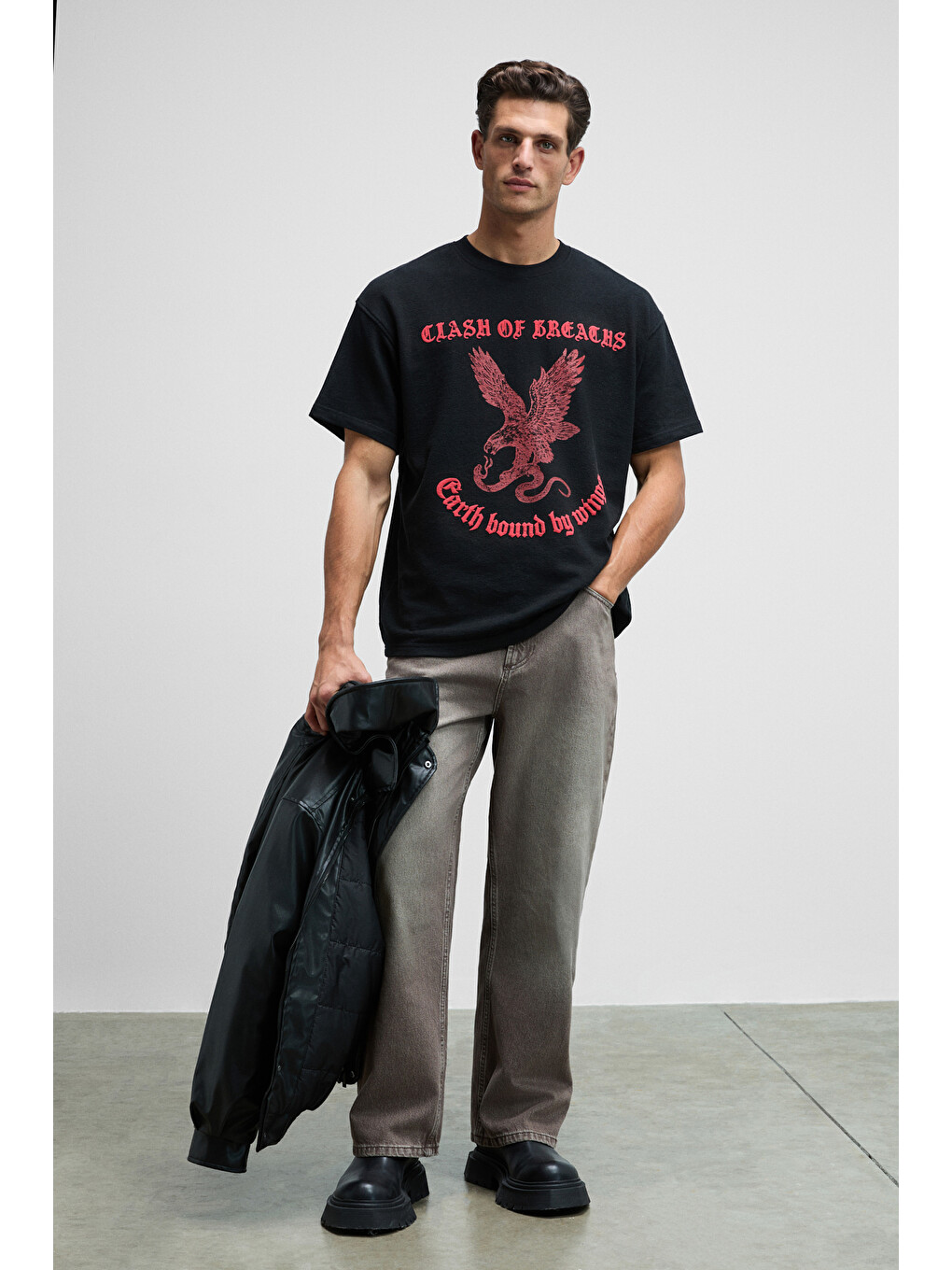 Gusı Erkek Önü Kabaran Baskılı %100 Organik Pamuk Oversize Fit Bisiklet Yaka Siyah T-shirt-2