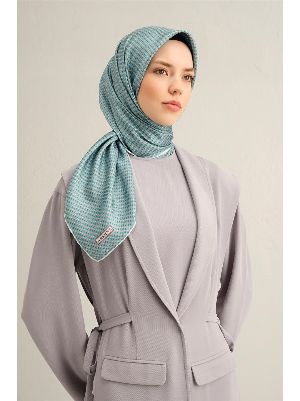 Yeşil Çiçek Desenli Saf İpek Twill Eşarp 9307 37-2