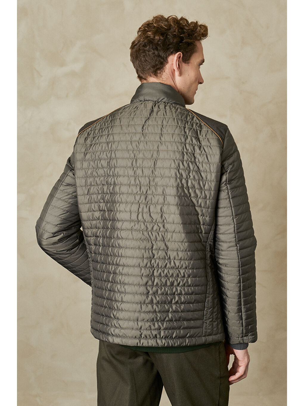 Erkek Haki Standart Fit Normal Kesim Soğuk Hava Geçirmez Desenli Şişme Mont-4