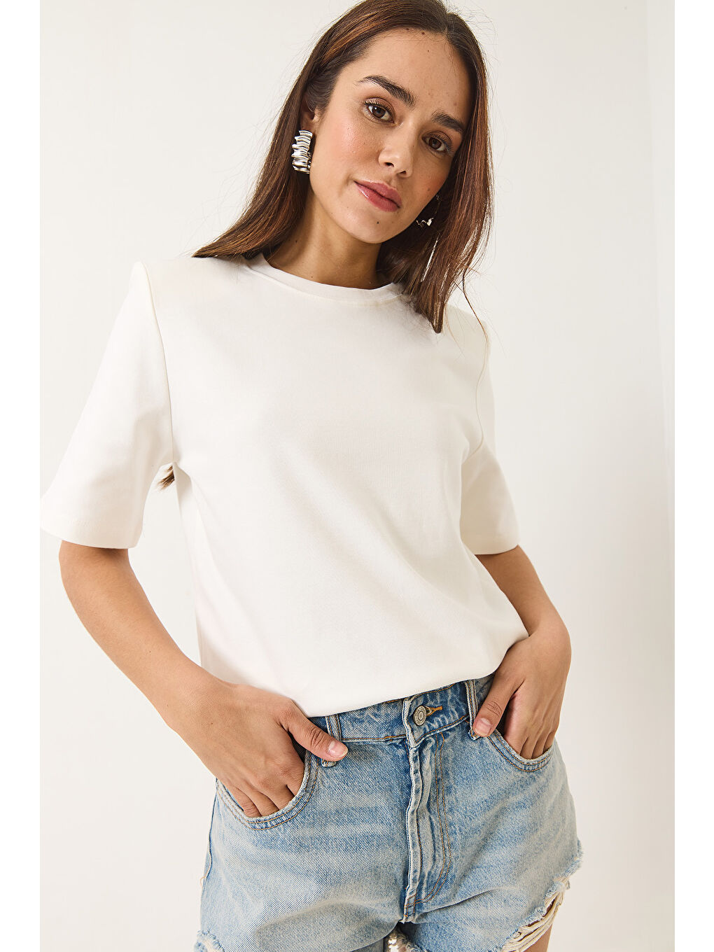 Beyaz Kadın Bisiklet Yaka Vatkalı Pamuklu Basic T-Shirt-5