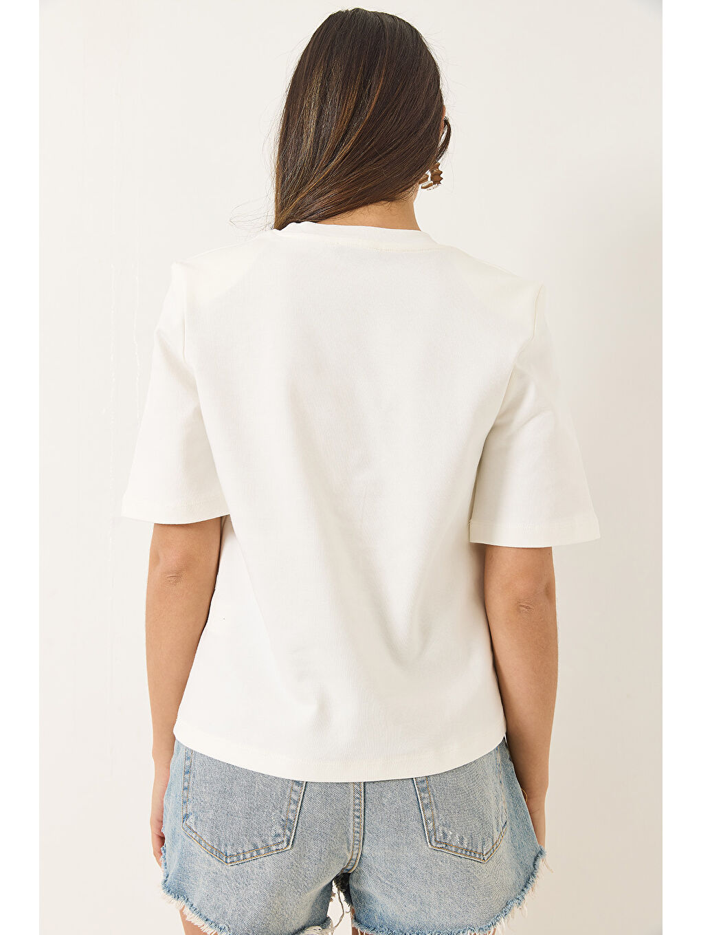 Beyaz Kadın Bisiklet Yaka Vatkalı Pamuklu Basic T-Shirt-7