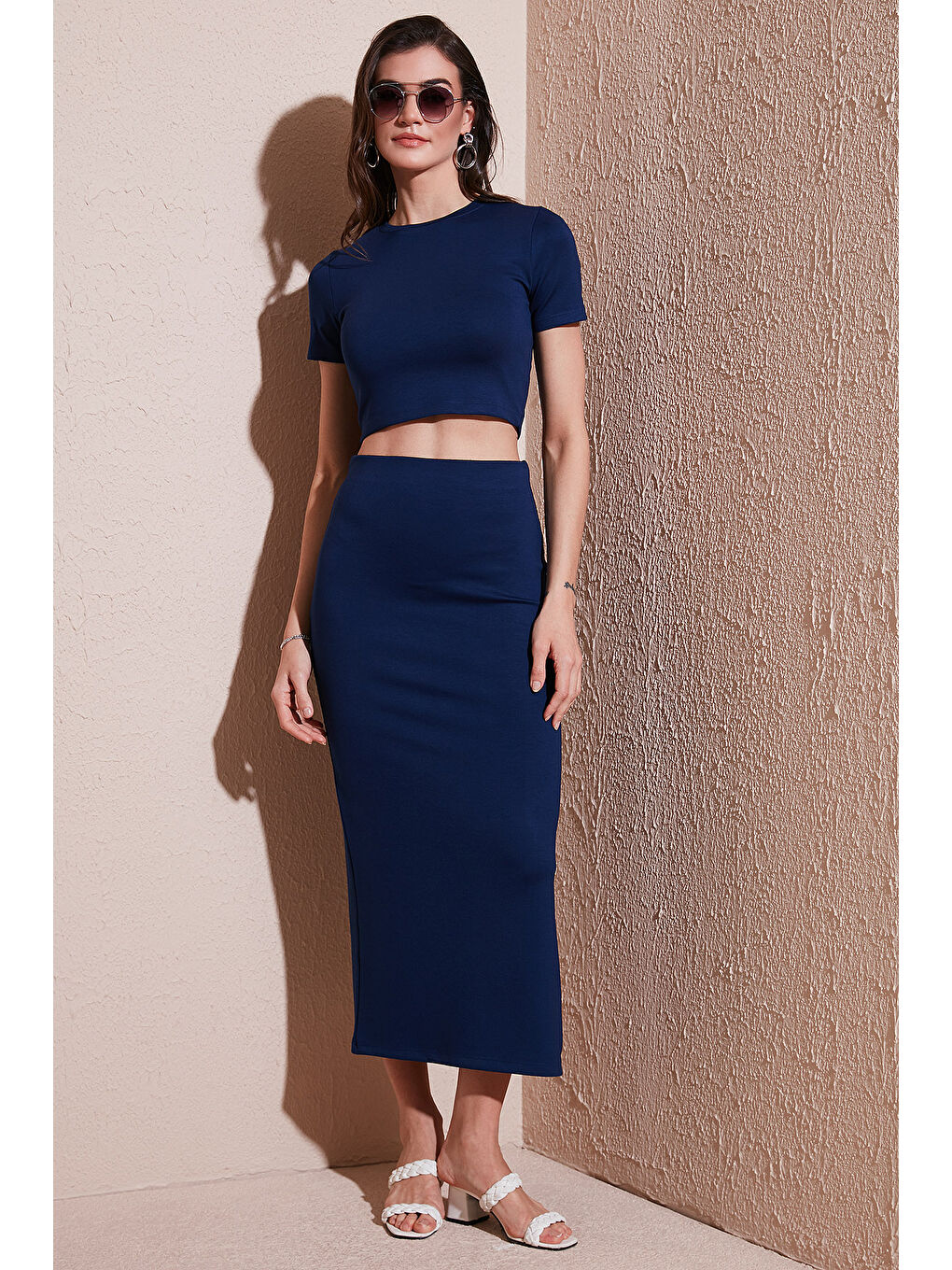 Lacivert Slim Fit Yırtmaç Detaylı Uzun Etekli Crop Kadın Takım 5866148-2