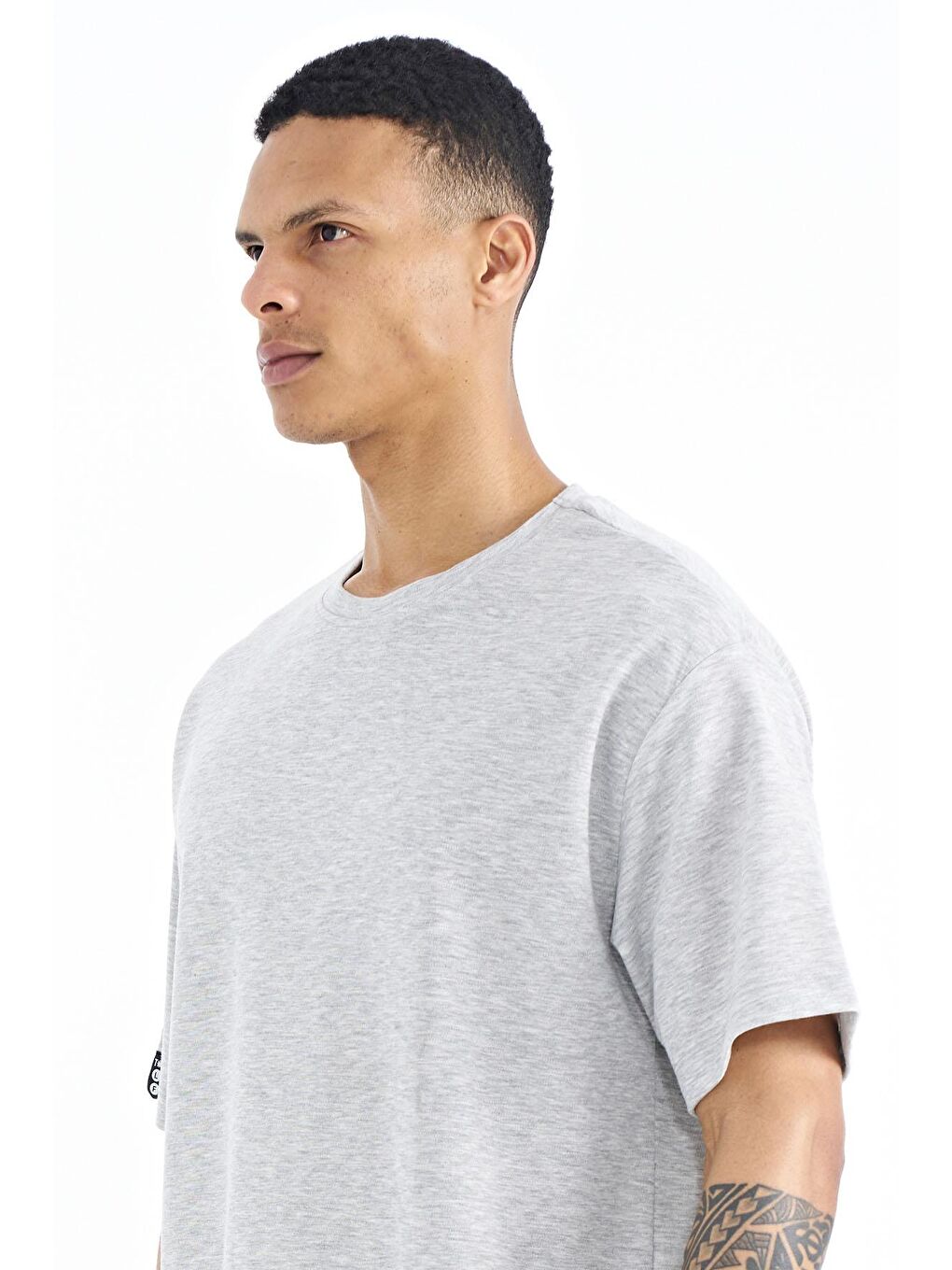 TOMMYLIFE Gri Melanj Kol Arma Detaylı Basic Oversize Erkek T-Shirt - 88193 - 2