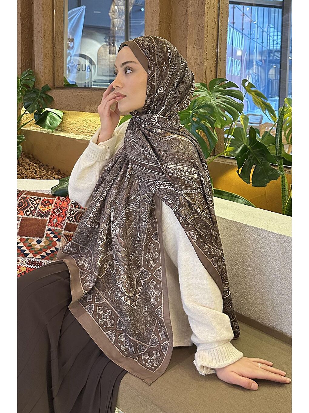 Kahverengi Retro Desen Pamuk Şal Sütlü Kahve-3