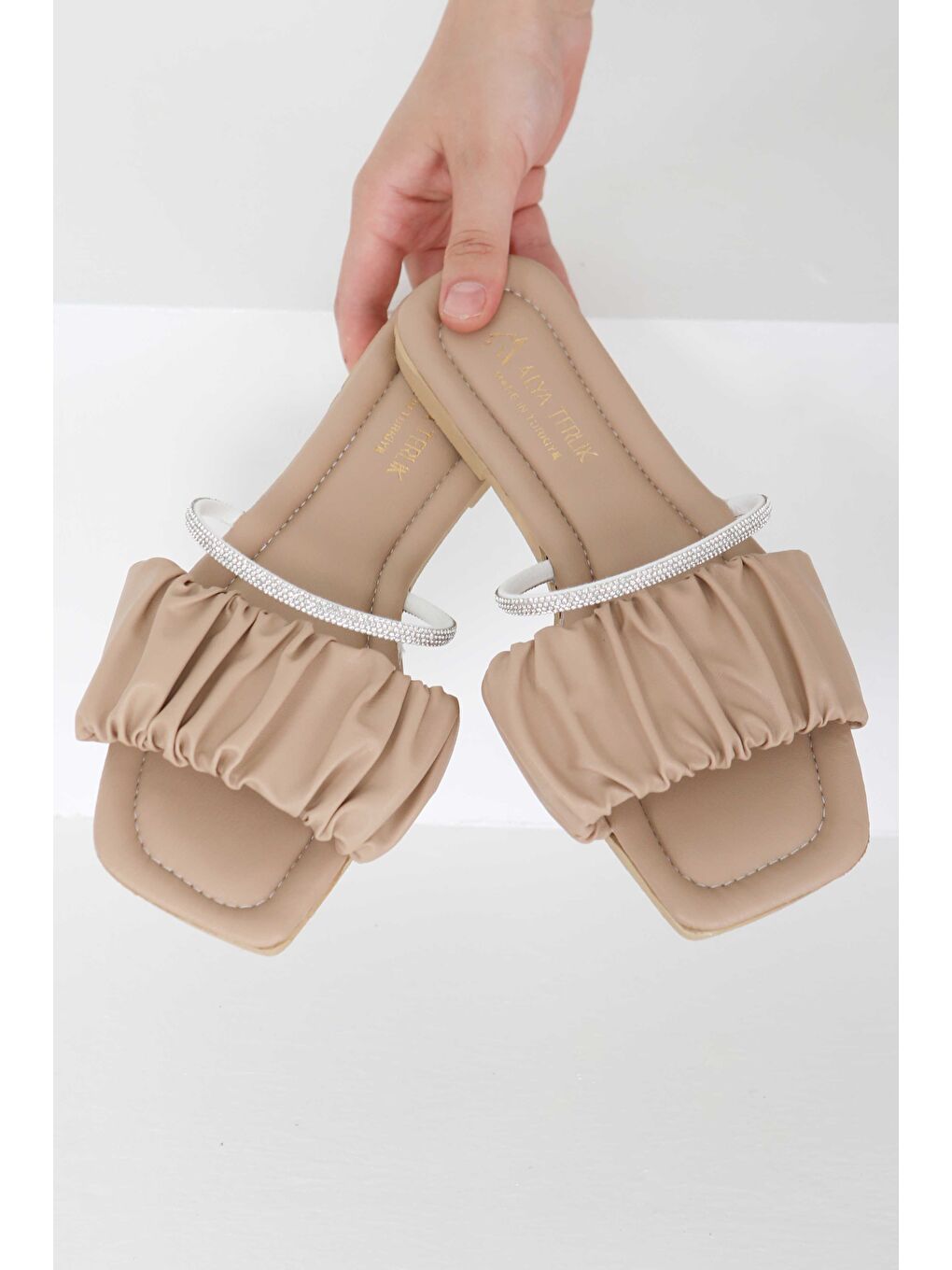 Bej Kadın Vizon Taşlı Terlik - 27405-2