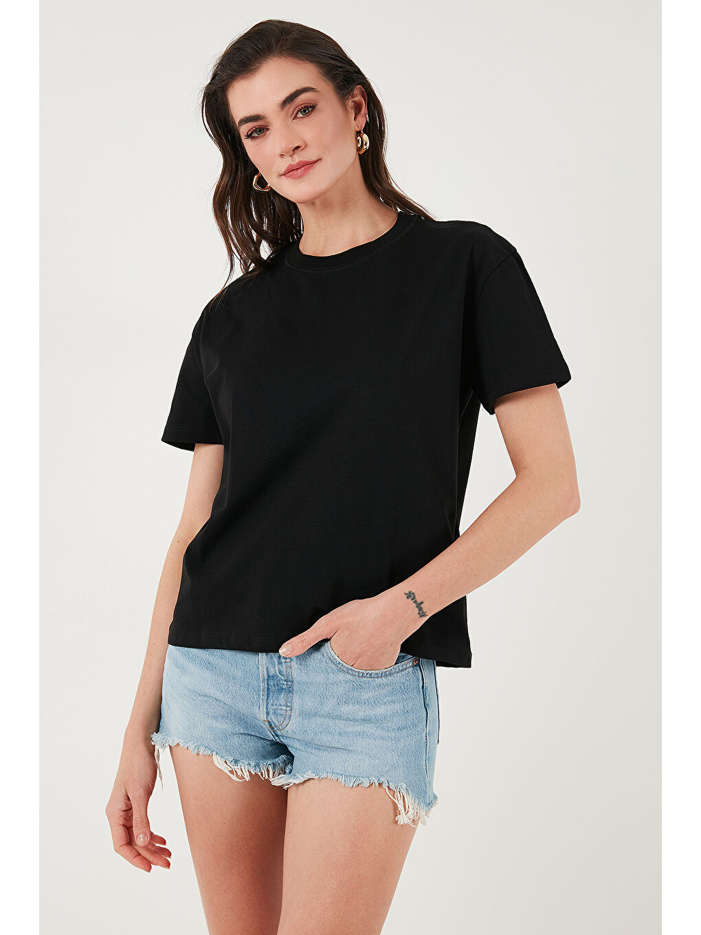 Siyah Pamuklu Oversize Fit Bisiklet Yaka Kadın T Shirt 5866097-5