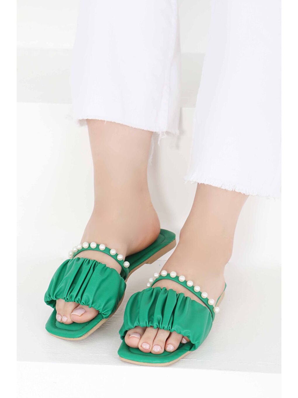 Yeşil Kadın Yesil İncili Terlik - 27399-1