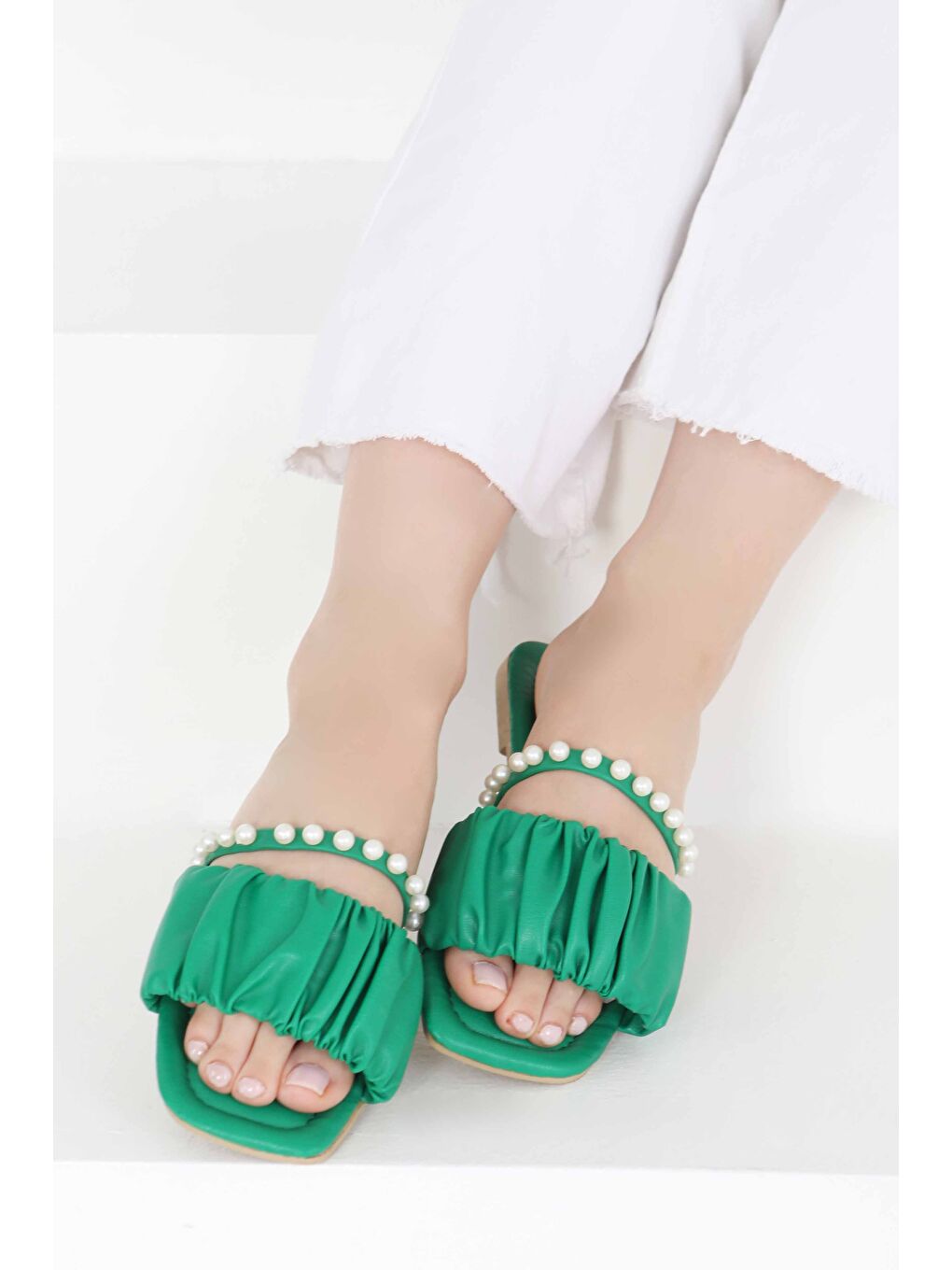 Yeşil Kadın Yesil İncili Terlik - 27399-2