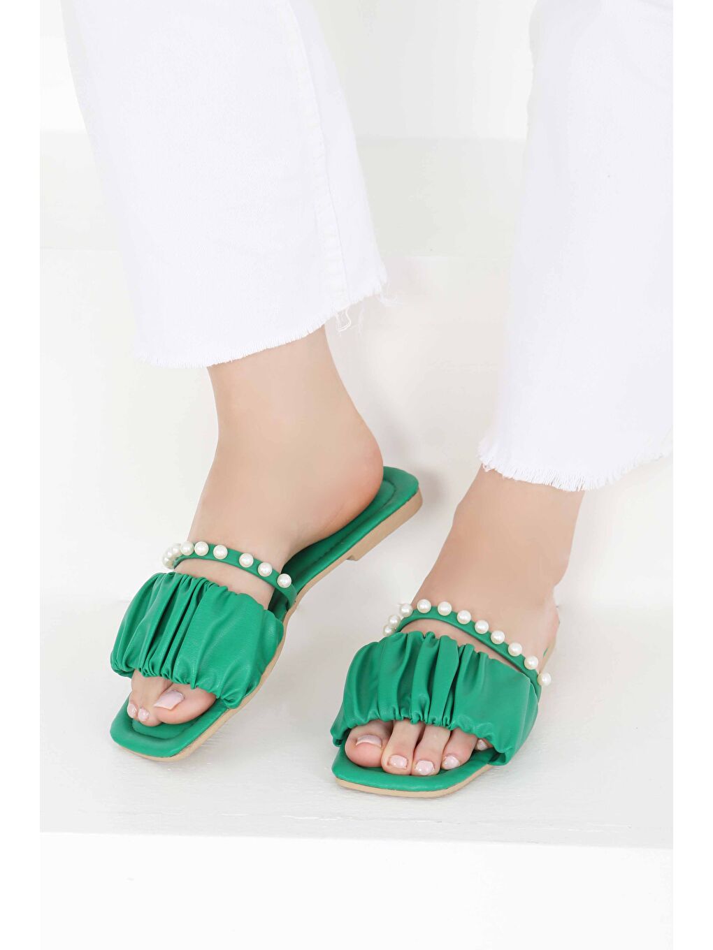Yeşil Kadın Yesil İncili Terlik - 27399-4